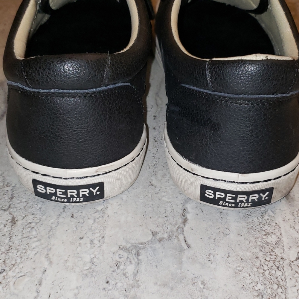 Sperry lace up tennis shoes